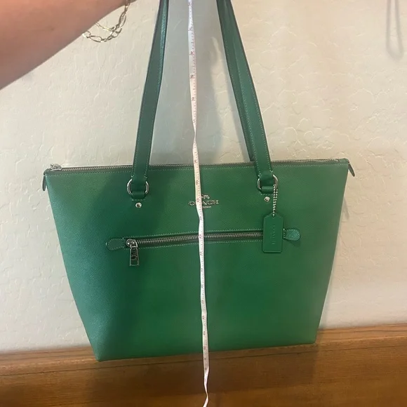 Coach Vibrant Green Leather Tote - Picture 14 of 16